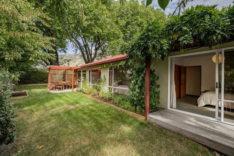 Photo of property in 15b Heuchan Lane, Wanaka, 9305