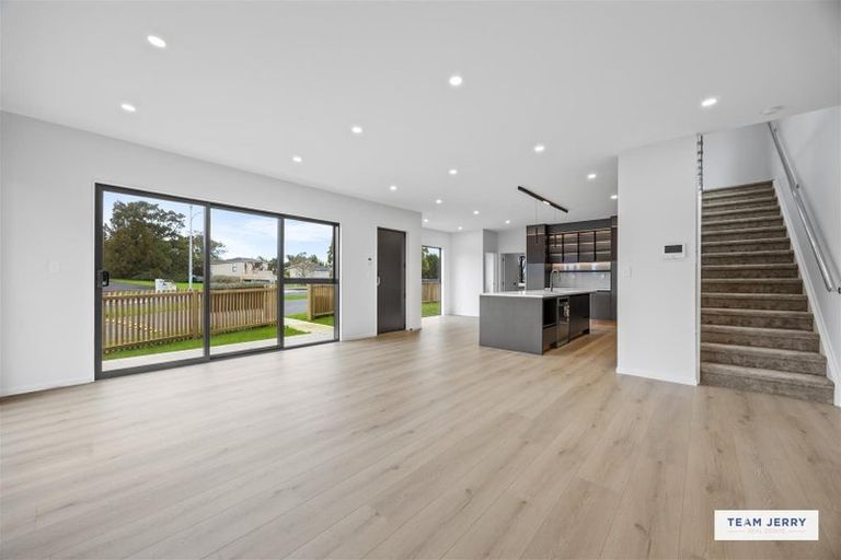 Photo of property in 339a Bucklands Beach Road, Bucklands Beach, Auckland, 2012