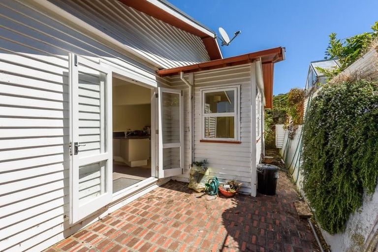 Photo of property in 62 Severn Street, Island Bay, Wellington, 6023
