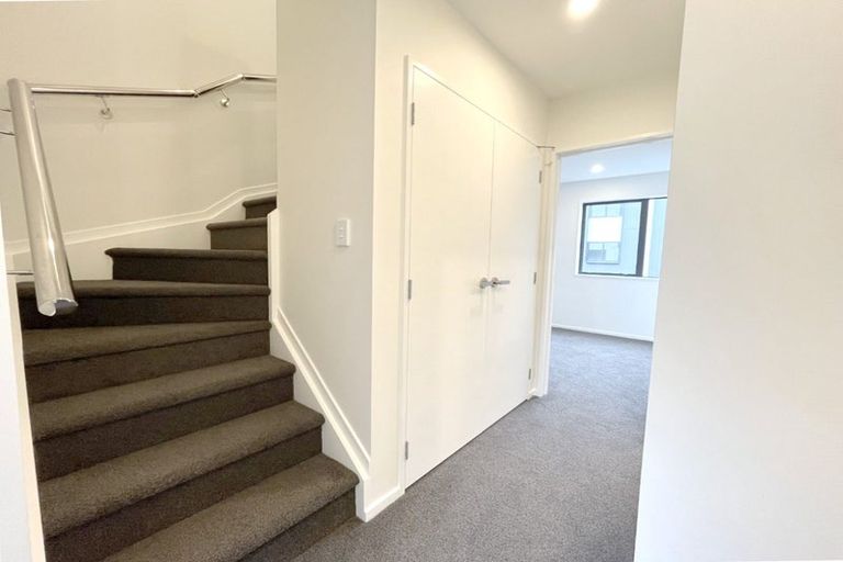 Photo of property in 6/327 Glengarry Road, Glen Eden, Auckland, 0602