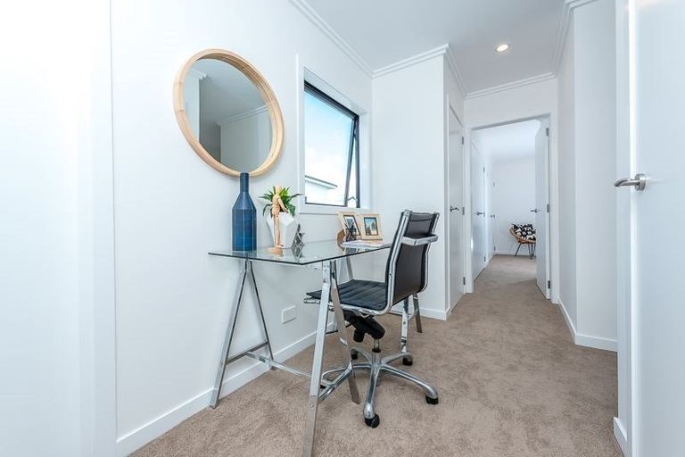 Photo of property in 12 Sacred Kingfisher Road, Hobsonville, Auckland, 0618