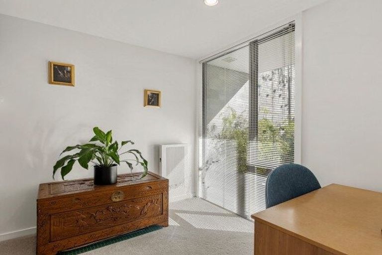 Photo of property in 35a Ngaio Road, Kelburn, Wellington, 6012