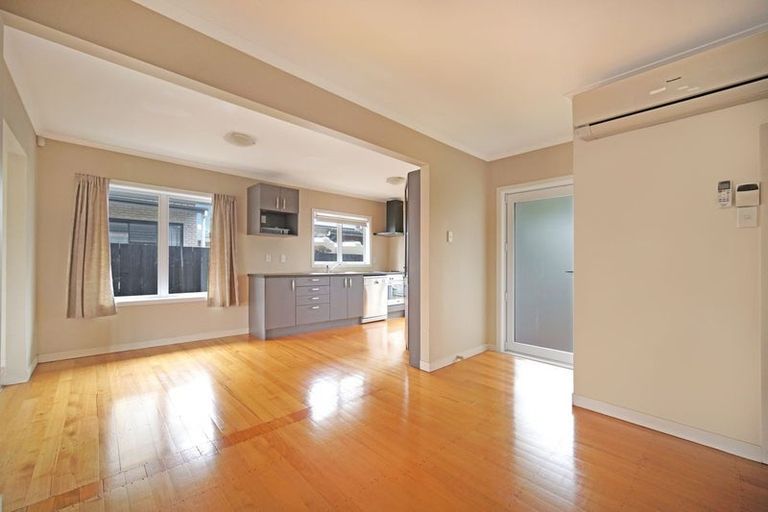 Photo of property in 8 Border Road, Henderson, Auckland, 0612