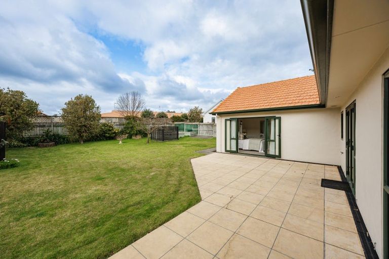 Photo of property in 28 Arataki Road, Havelock North, 4130