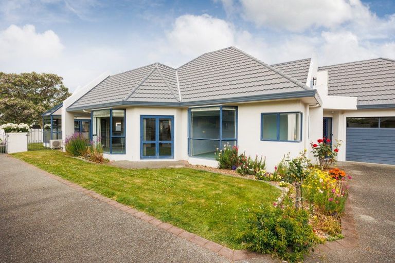 Photo of property in 8 Martin Street, Palmerston North, 4414