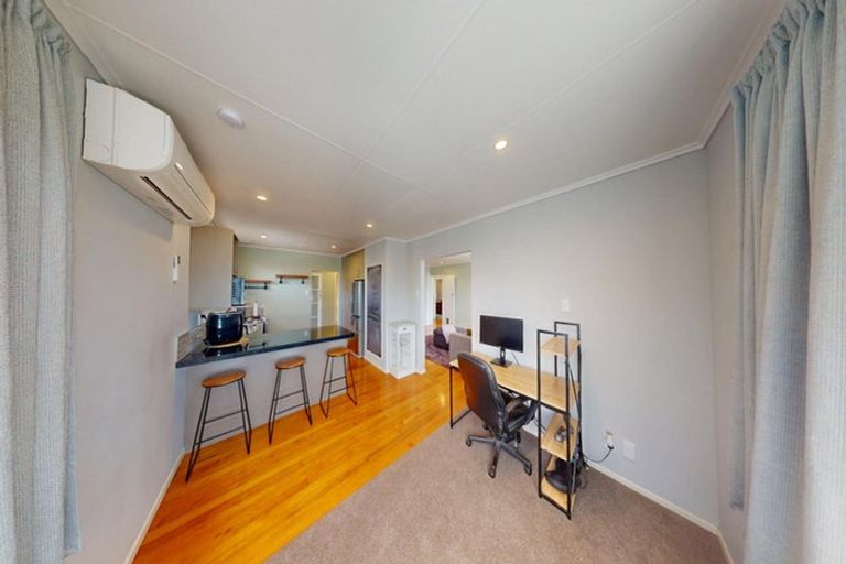 Photo of property in 11 Lewis Place, Highbury, Palmerston North, 4412