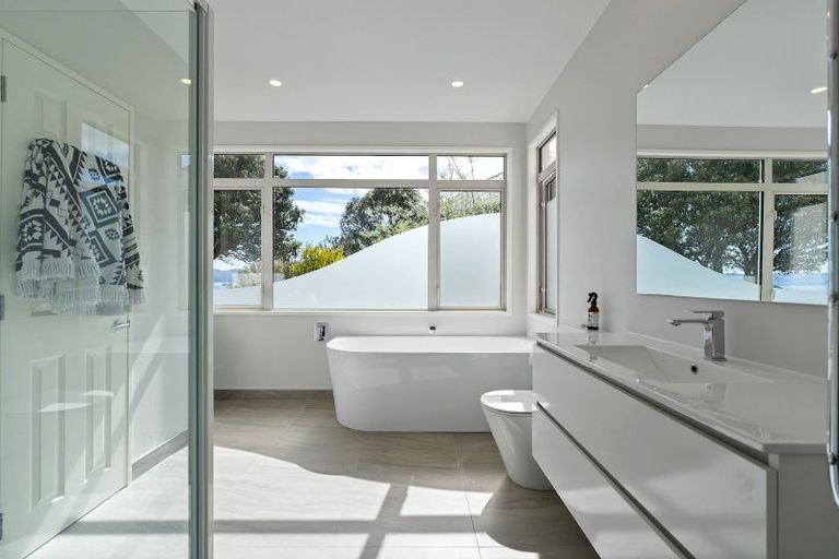 Photo of property in 117 Marine Drive, Sorrento Bay, Lower Hutt, 5013