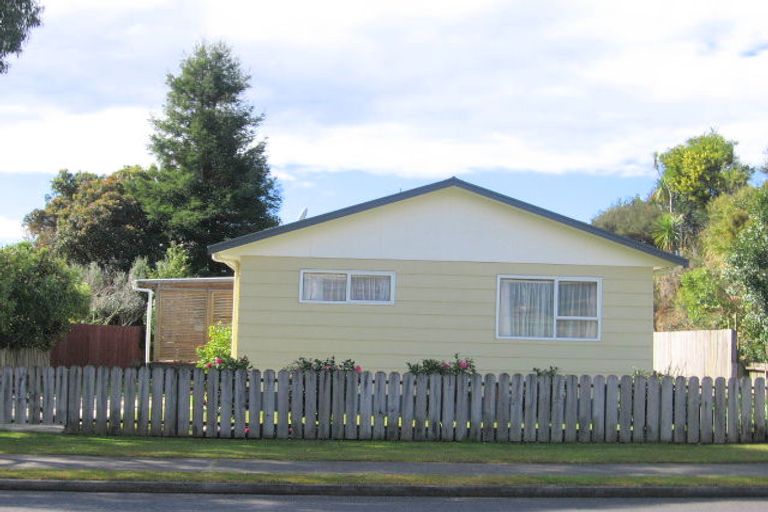 Photo of property in 208 Hilton Drive, Whangamata, 3620