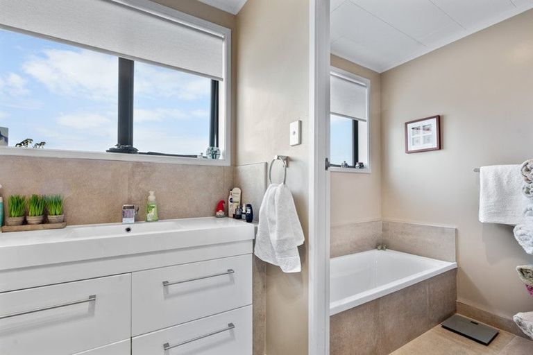 Photo of property in 31 Resthill Crescent, Glenview, Hamilton, 3206