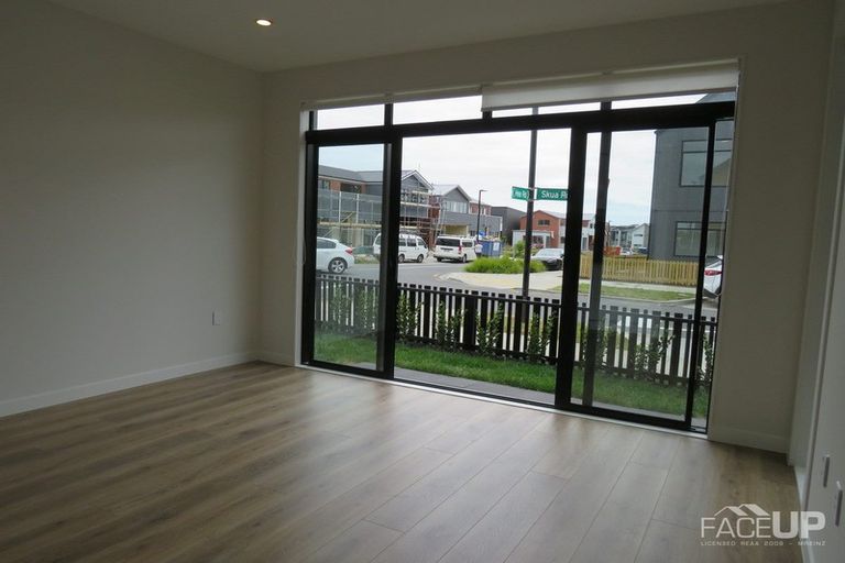 Photo of property in 28 Hea Road, Hobsonville, Auckland, 0616