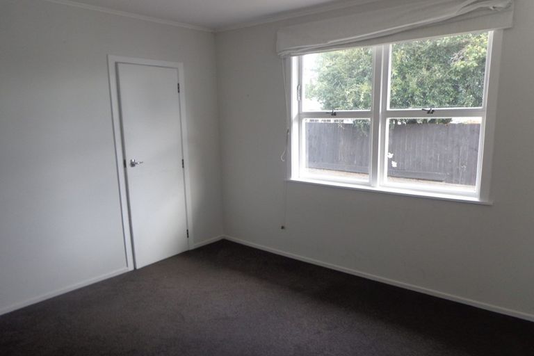 Photo of property in 43 Graham Avenue, Te Atatu Peninsula, Auckland, 0610