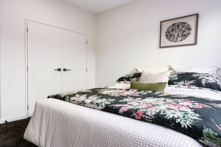 Photo of property in 6 Whakairo Crescent, Gulf Harbour, Whangaparaoa, 0930