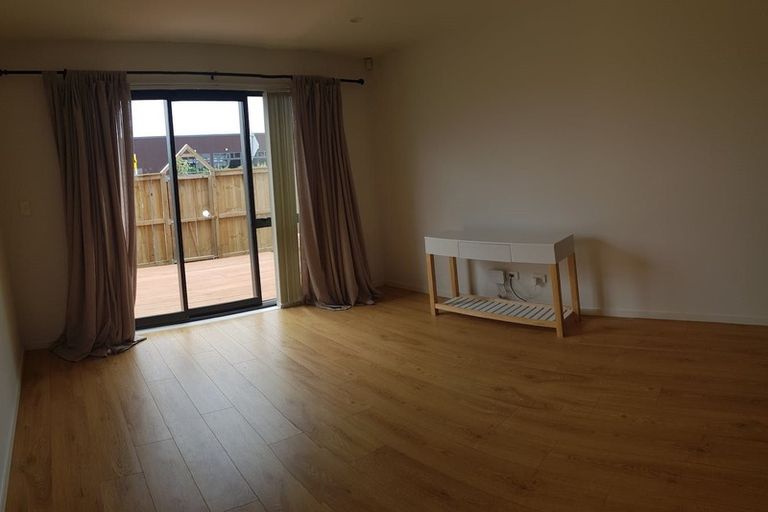 Photo of property in 17 Kaha Road, Takanini, 2110