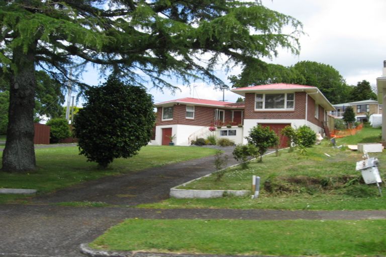 Photo of property in 2 Bilkey Avenue, Pukekohe, 2120