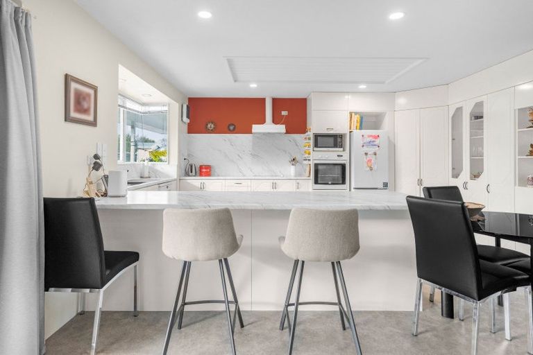 Photo of property in 15 Wood Street, Greytown, 5712