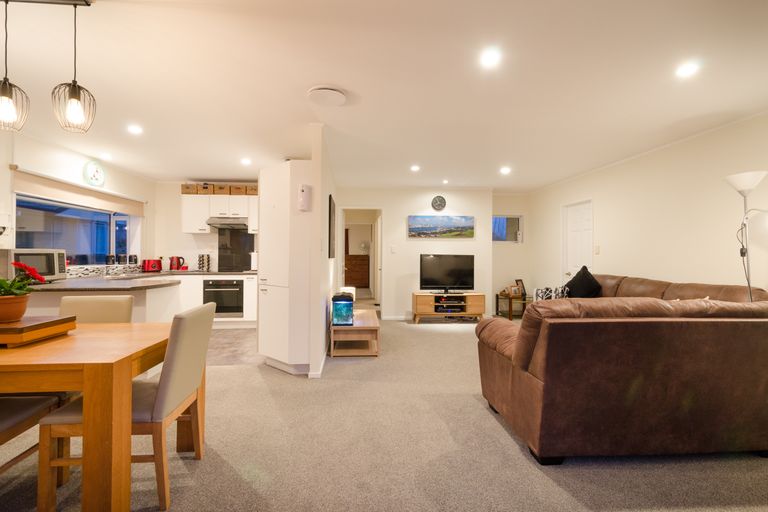 Photo of property in 291 Hobsonville Road, Hobsonville, Auckland, 0618