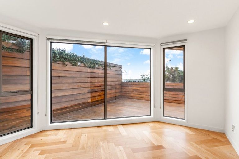 Photo of property in 3/43 Princes Street, Northcote Point, Auckland, 0627