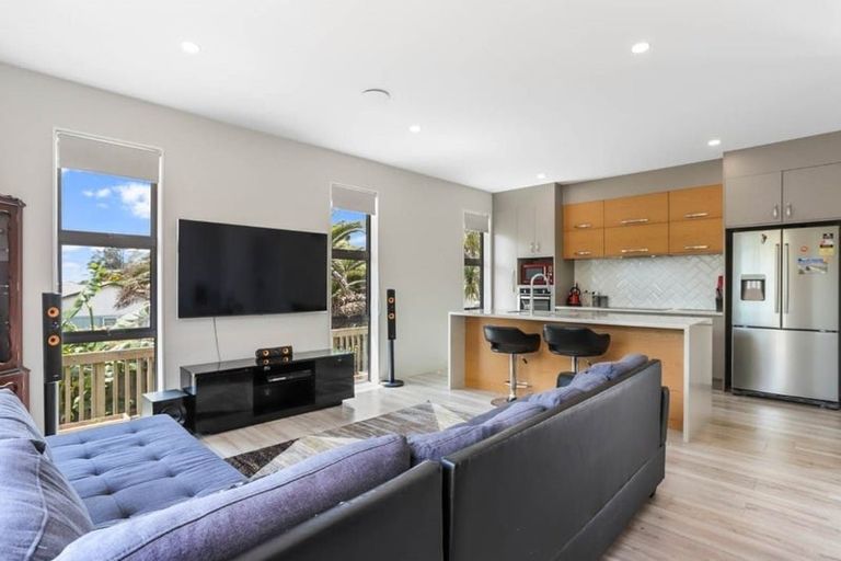 Photo of property in 4 Forest Road, Henderson, Auckland, 0612