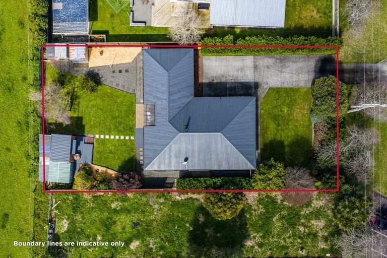 Photo of property in 537 Richmond Road, Lepperton, New Plymouth, 4373