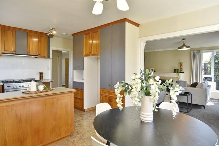 Photo of property in 5 Hannah Place, Redwood, Christchurch, 8051