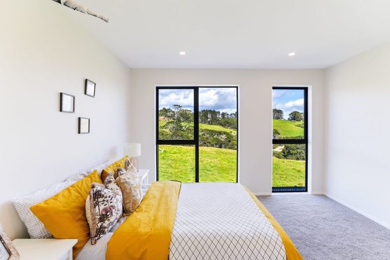 Photo of property in 37 Horokaka Street, Massey, 0614