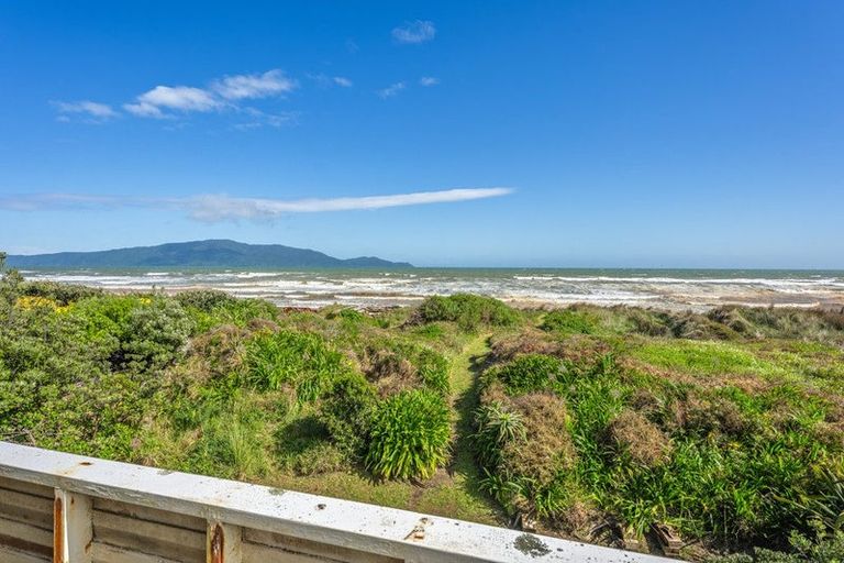 Photo of property in 23 Tutere Street, Waikanae Beach, Waikanae, 5036