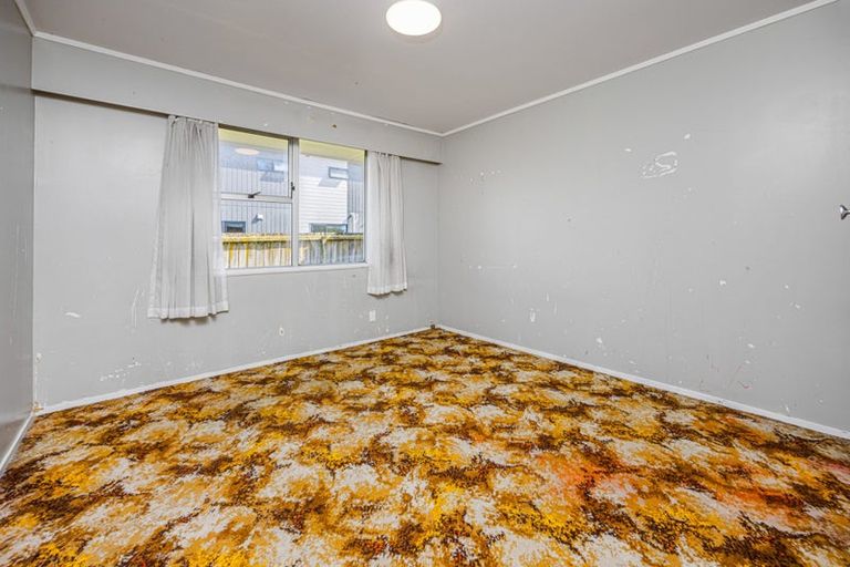 Photo of property in 11 Blanes Road, Weymouth, Auckland, 2103