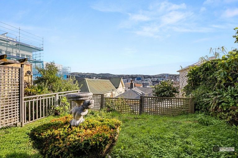 Photo of property in 6 Hawker Street, Mount Victoria, Wellington, 6011