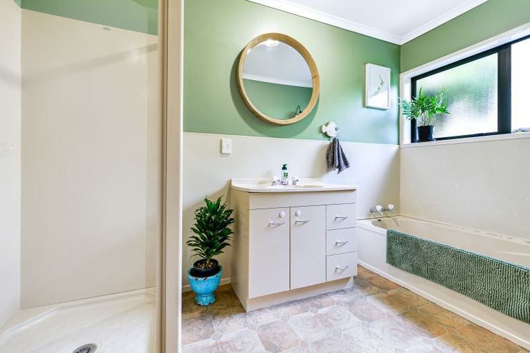 Photo of property in 24 Palm Grove Drive, Western Heights, Hamilton, 3200