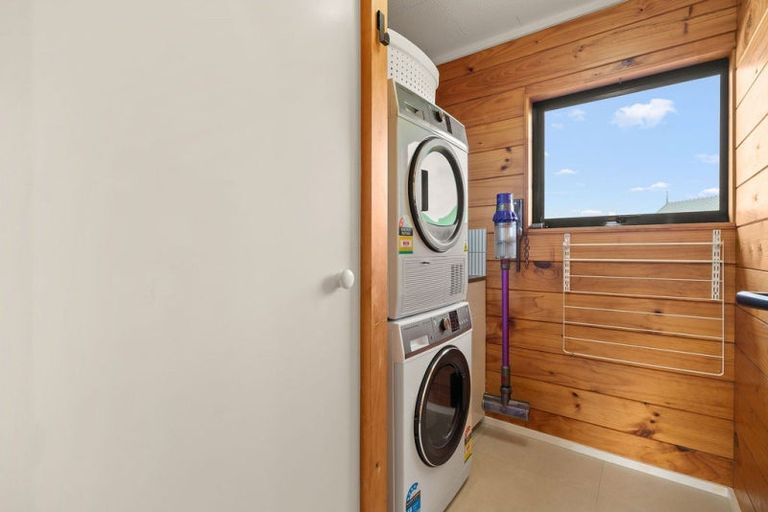 Photo of property in 115 Mark Avenue, Grenada Village, Wellington, 6037