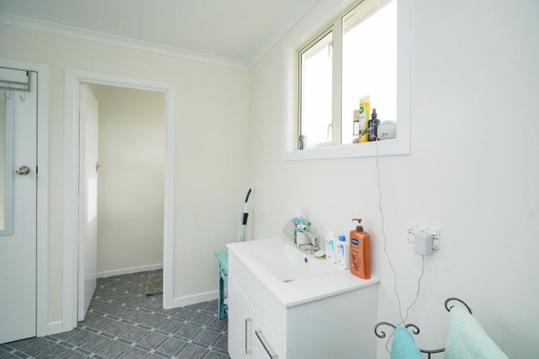 Photo of property in 28 Tokanui Haldane Road, Tokanui, 9884