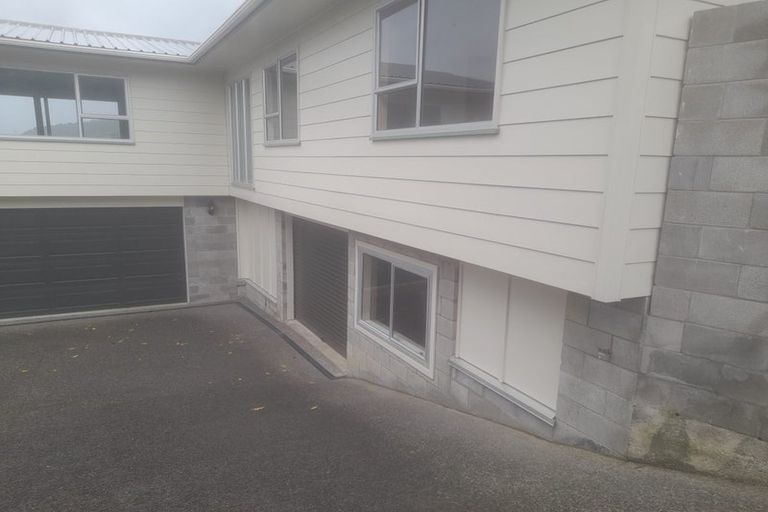 Photo of property in 43 Sunnyview Drive, Brown Owl, Upper Hutt, 5018