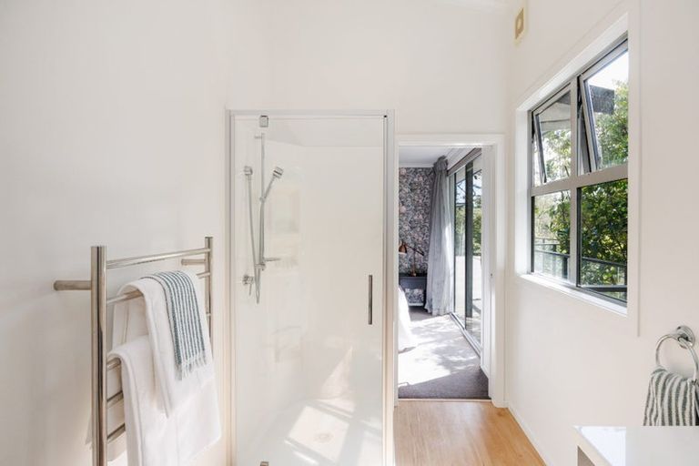 Photo of property in 16a Springdale Grove, Fitzherbert, Palmerston North, 4410