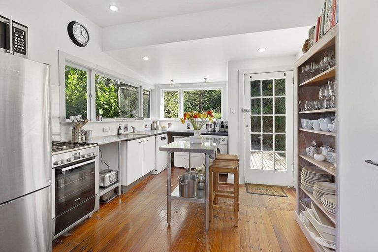 Photo of property in 8 Severn Street, Island Bay, Wellington, 6023