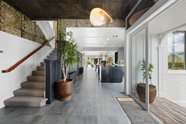 Photo of property in 132 Pendarves Street, New Plymouth, 4312
