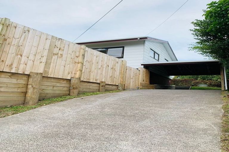 Photo of property in 2/72 Aeroview Drive, Beach Haven, Auckland, 0626