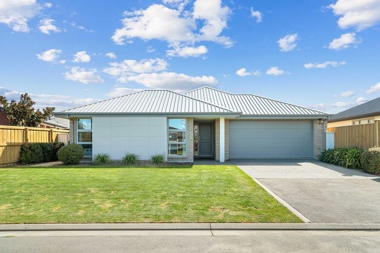 Photo of property in 6 Fernham Way, Rolleston, 7615