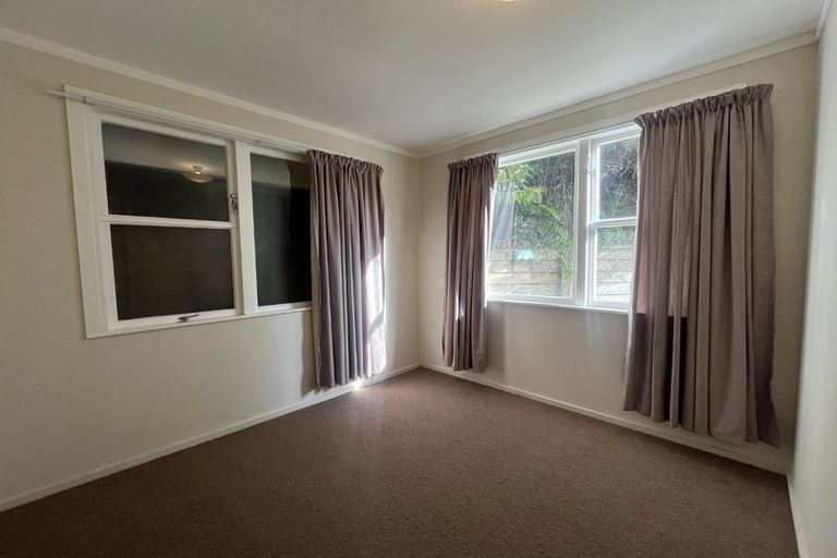 Photo of property in 82 Moeraki Road, Maoribank, Upper Hutt, 5018