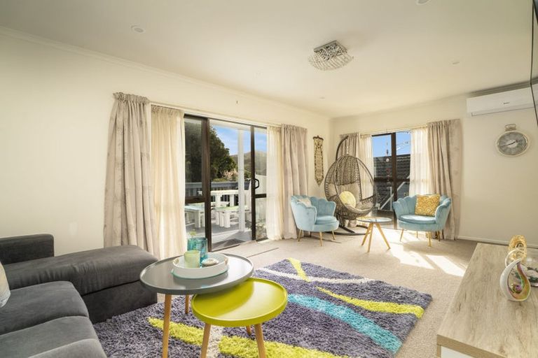Photo of property in 2/79 Cunliffe Street, Churton Park, Wellington, 6037