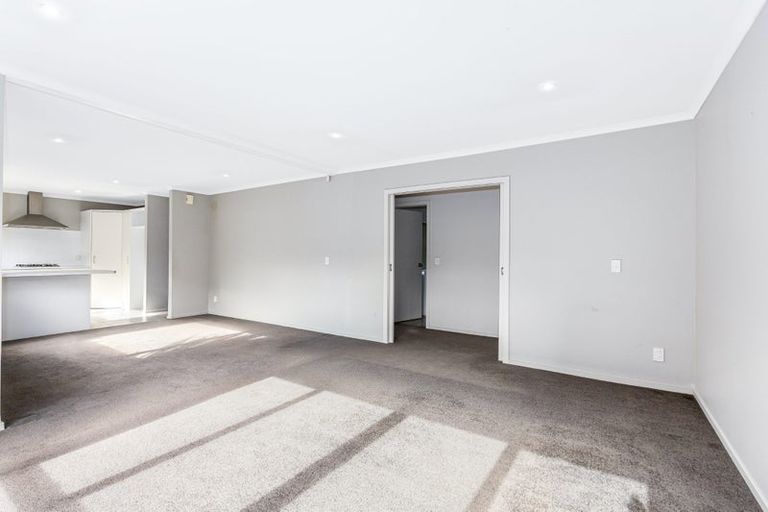 Photo of property in 6 Routeburn Avenue, Aotea, Porirua, 5024