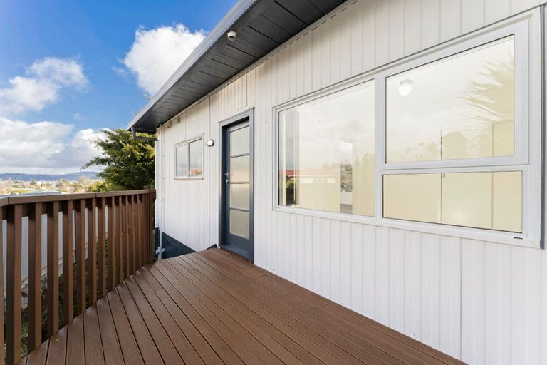 Photo of property in 4/304 Great North Road, Henderson, Auckland, 0612