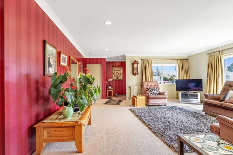 Photo of property in 32 Otonga Road, Springfield, Rotorua, 3015