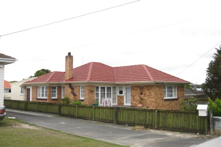 Photo of property in 4044a Great North Road, Glen Eden, Auckland, 0602