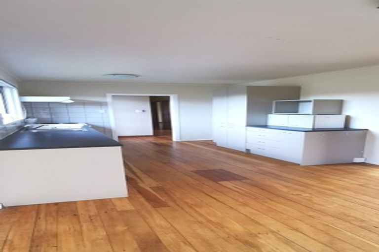 Photo of property in 14 Freyberg Place, Howick, Auckland, 2014