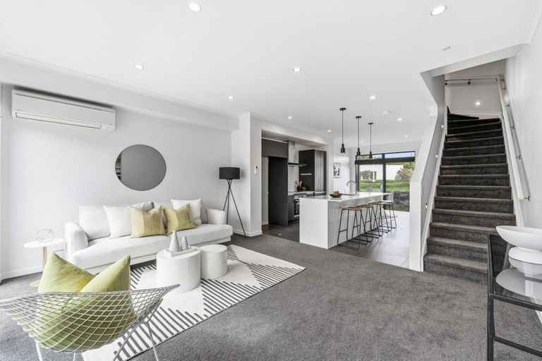 Photo of property in 10 Alexander Willis Crescent, Hobsonville, Auckland, 0616