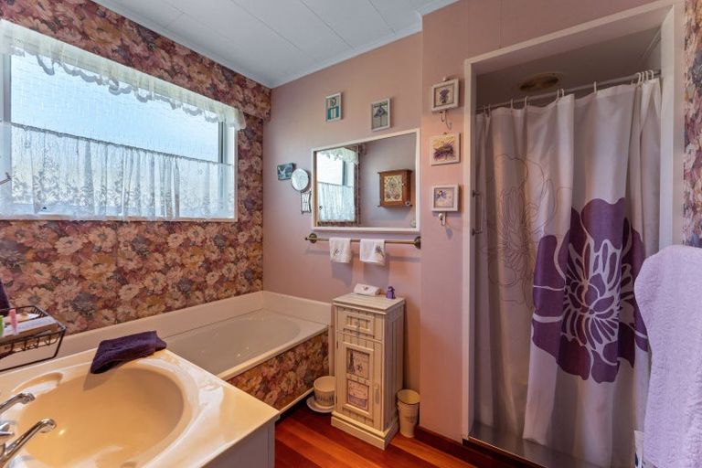 Photo of property in 4 Lincoln Grove, Wainuiomata, Lower Hutt, 5014