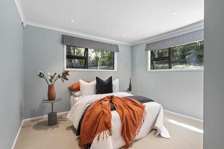 Photo of property in 6 Otitori Bay Road, Titirangi, Auckland, 0604