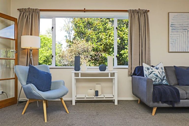 Photo of property in 8 Neeve Road, Taradale, Napier, 4112