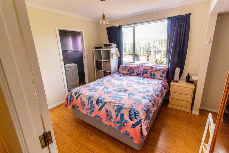 Photo of property in 16 Jayne Place, Torbay, Auckland, 0630
