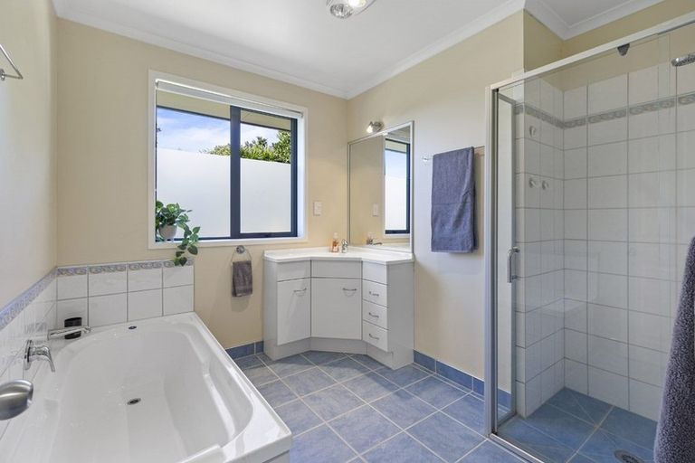 Photo of property in 68 Lough Bourne Drive, Pukekohe, 2120